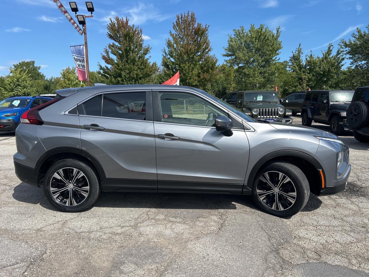 2022 Mitsubishi Eclipse Cross SE S-AWC, Heated Seats, Apple & Android Auto Photo