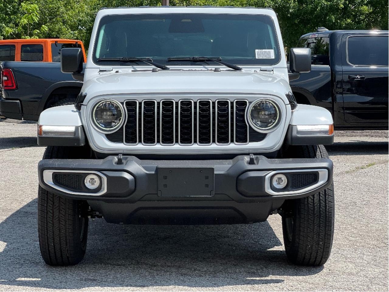2025 Jeep Wrangler Sahara w/Safety Group, Side Steps Photo