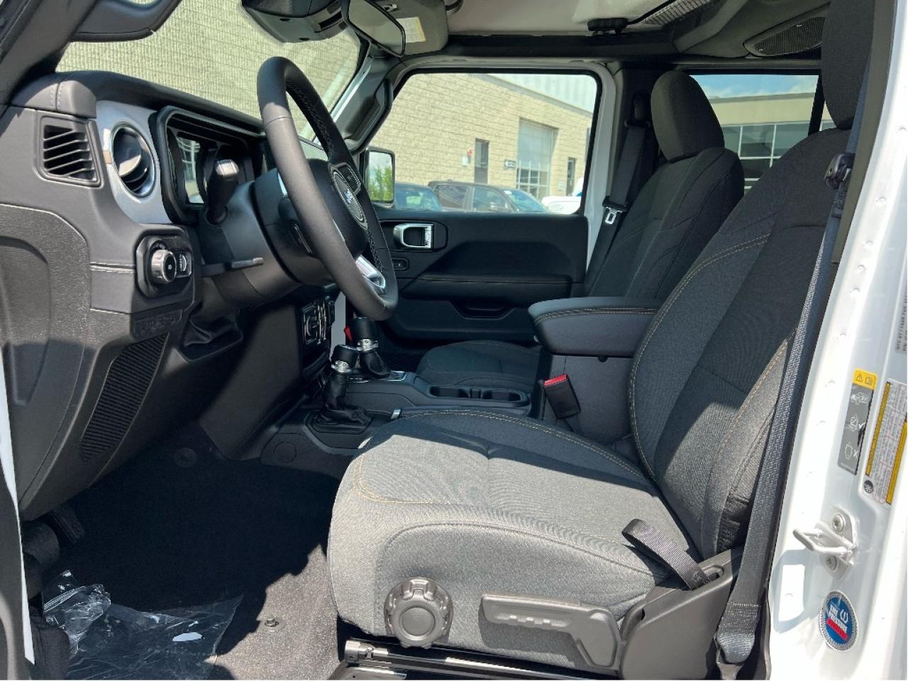 2025 Jeep Wrangler Sahara w/Safety Group, Side Steps Photo