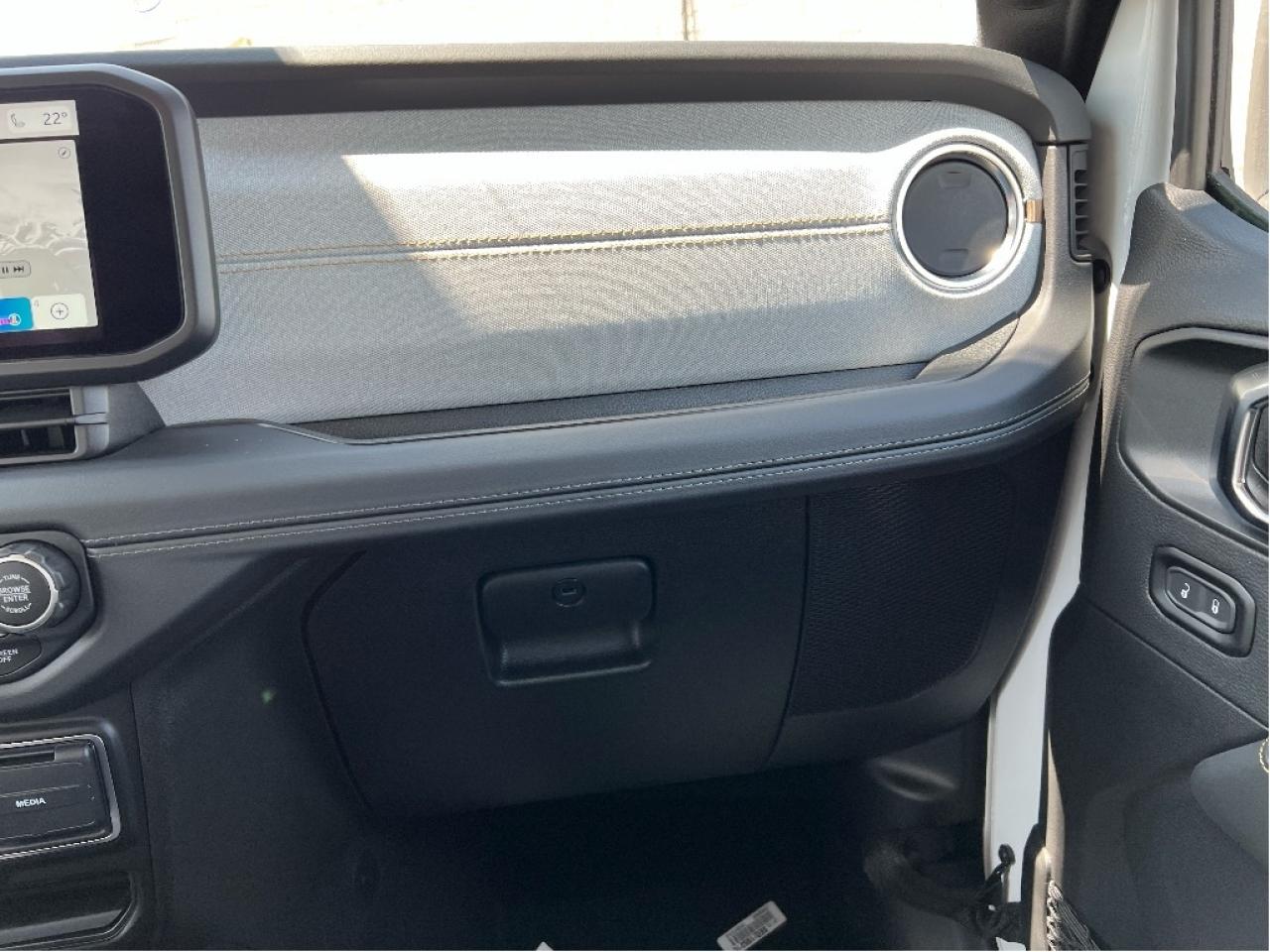 2025 Jeep Wrangler Sahara w/Safety Group, Side Steps Photo