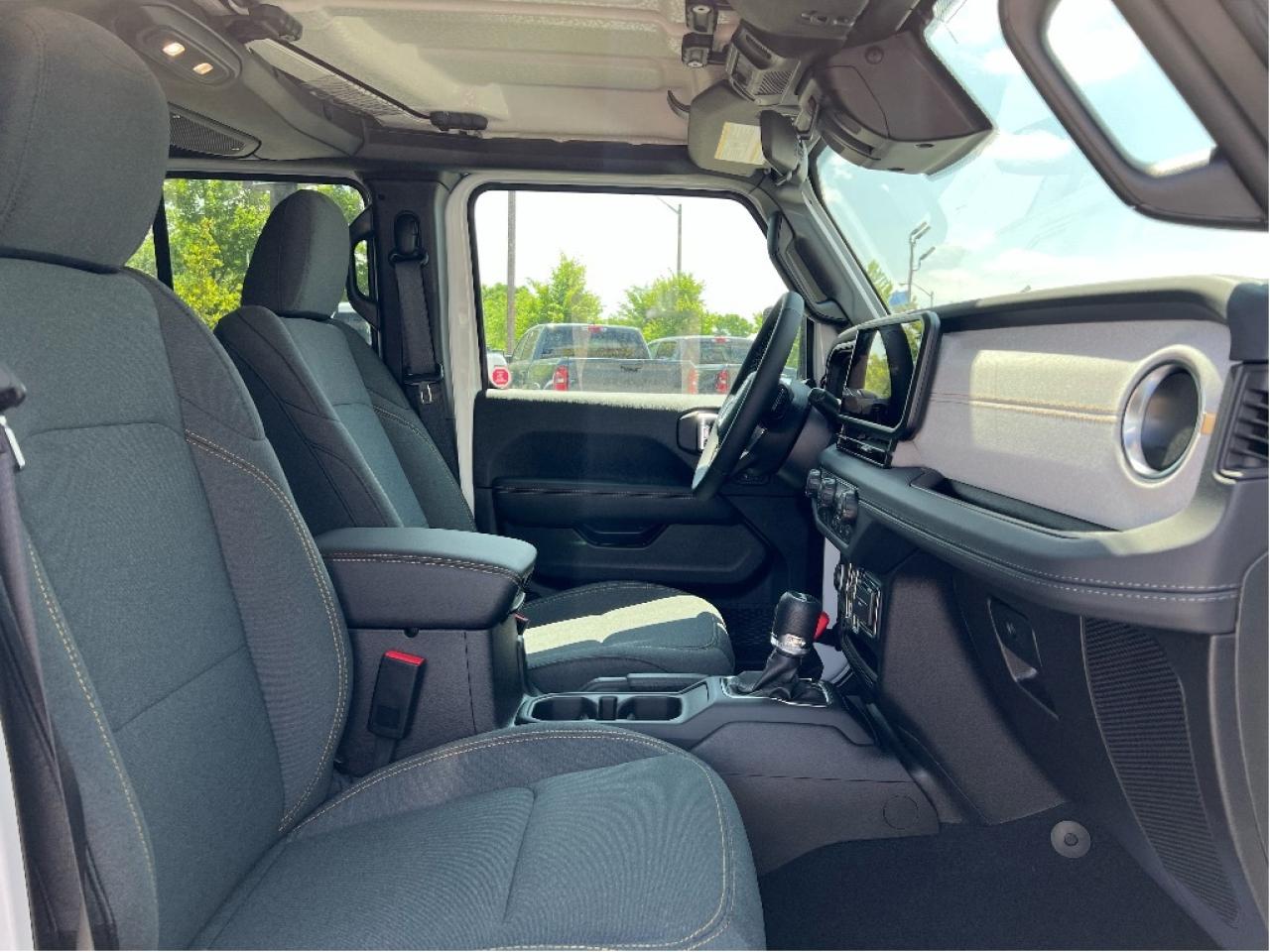 2025 Jeep Wrangler Sahara w/Safety Group, Side Steps Photo