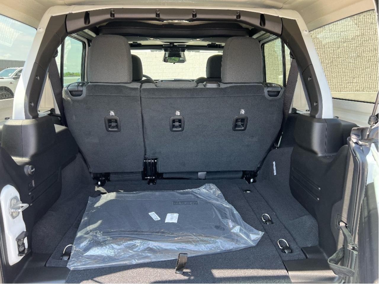 2025 Jeep Wrangler Sahara w/Safety Group, Side Steps Photo