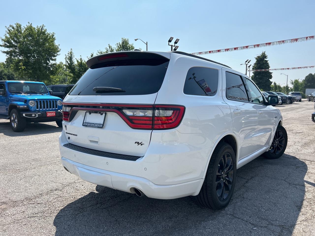 2023 Dodge Durango R/T w/Blacktop Package, Red Leather, Sunroof Photo4