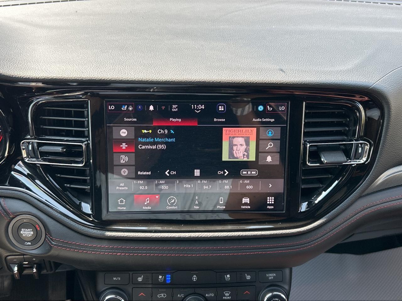 2023 Dodge Durango R/T w/Blacktop Package, Red Leather, Sunroof Photo