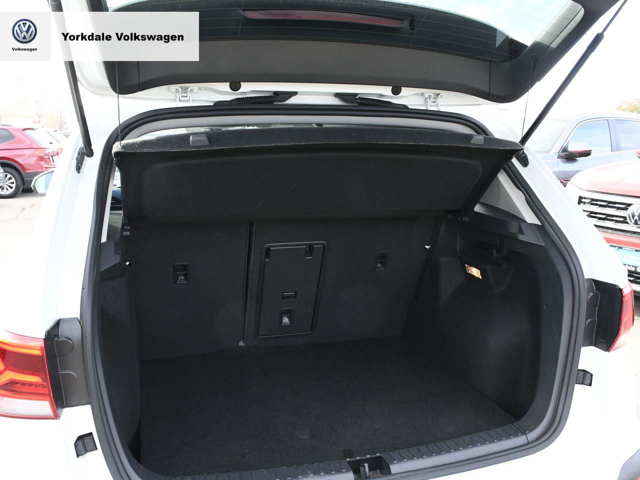 2023 Volkswagen Taos  Photo