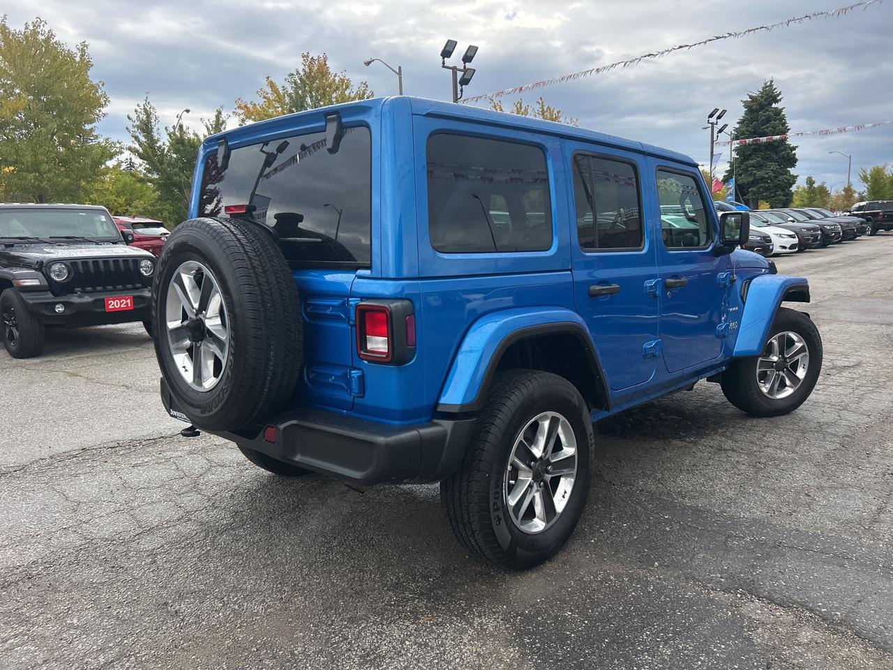2023 Jeep Wrangler Sahara 4 Door 4x4 w/Body Colour Hard Top Photo4