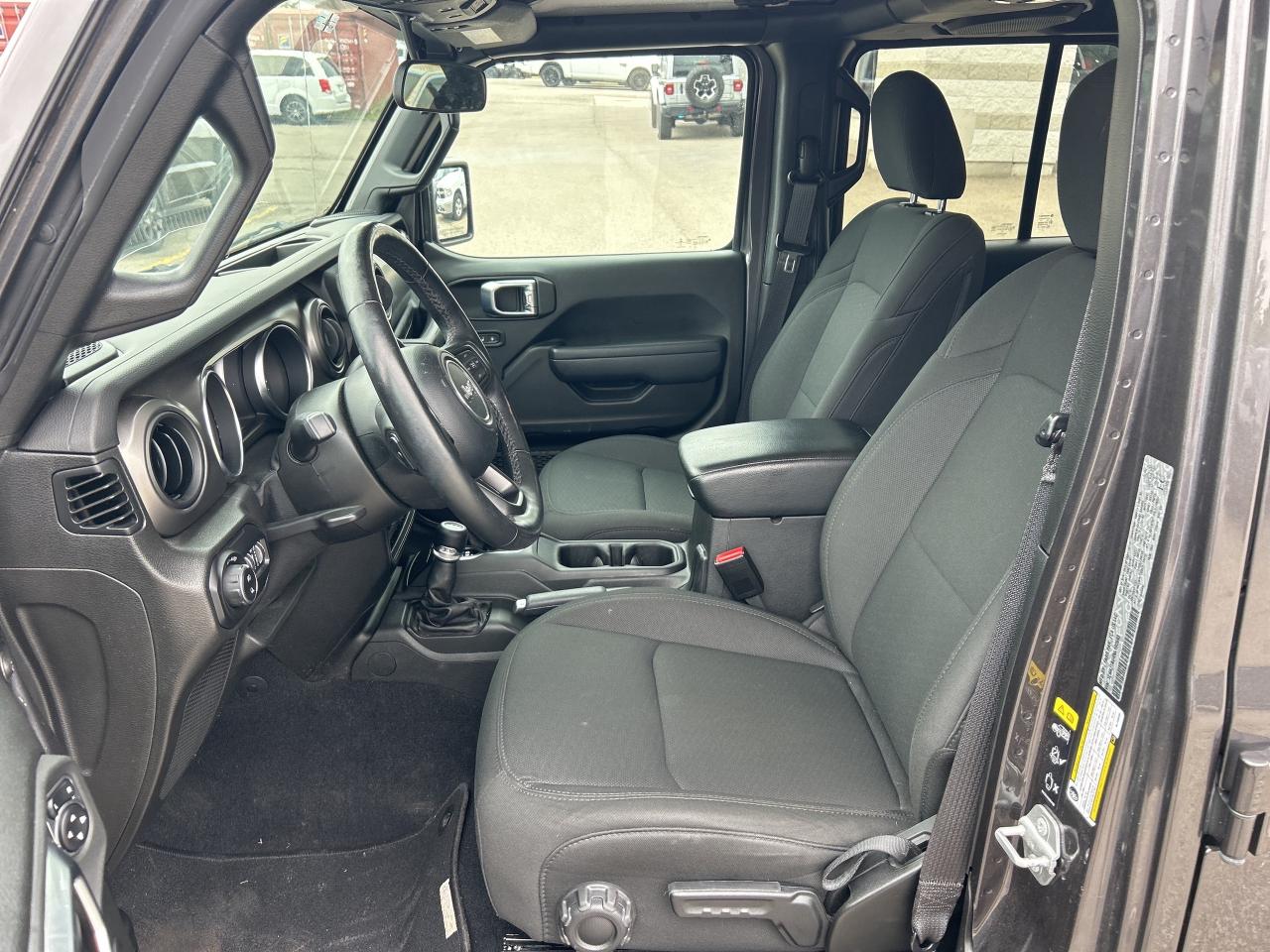 2022 Jeep Gladiator Sport S w/Tech Group, Cold Weather Group, Dual Top Photo