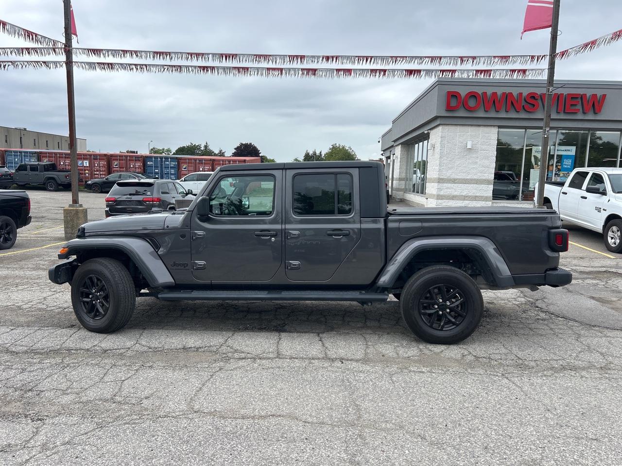 2022 Jeep Gladiator Sport S w/ 2 Tops, Tech Group, Cold Weather Group Photo