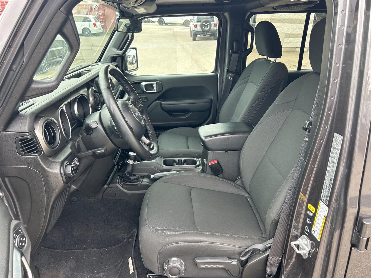 2022 Jeep Gladiator Sport S w/Tech Group, Cold Weather Group, Dual Top Photo