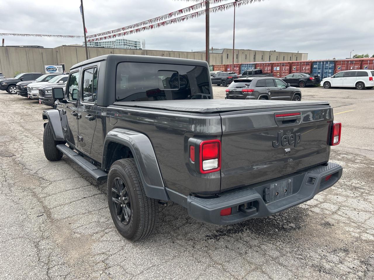 2022 Jeep Gladiator Sport S w/Tech Group, Cold Weather Group, Dual Top Photo