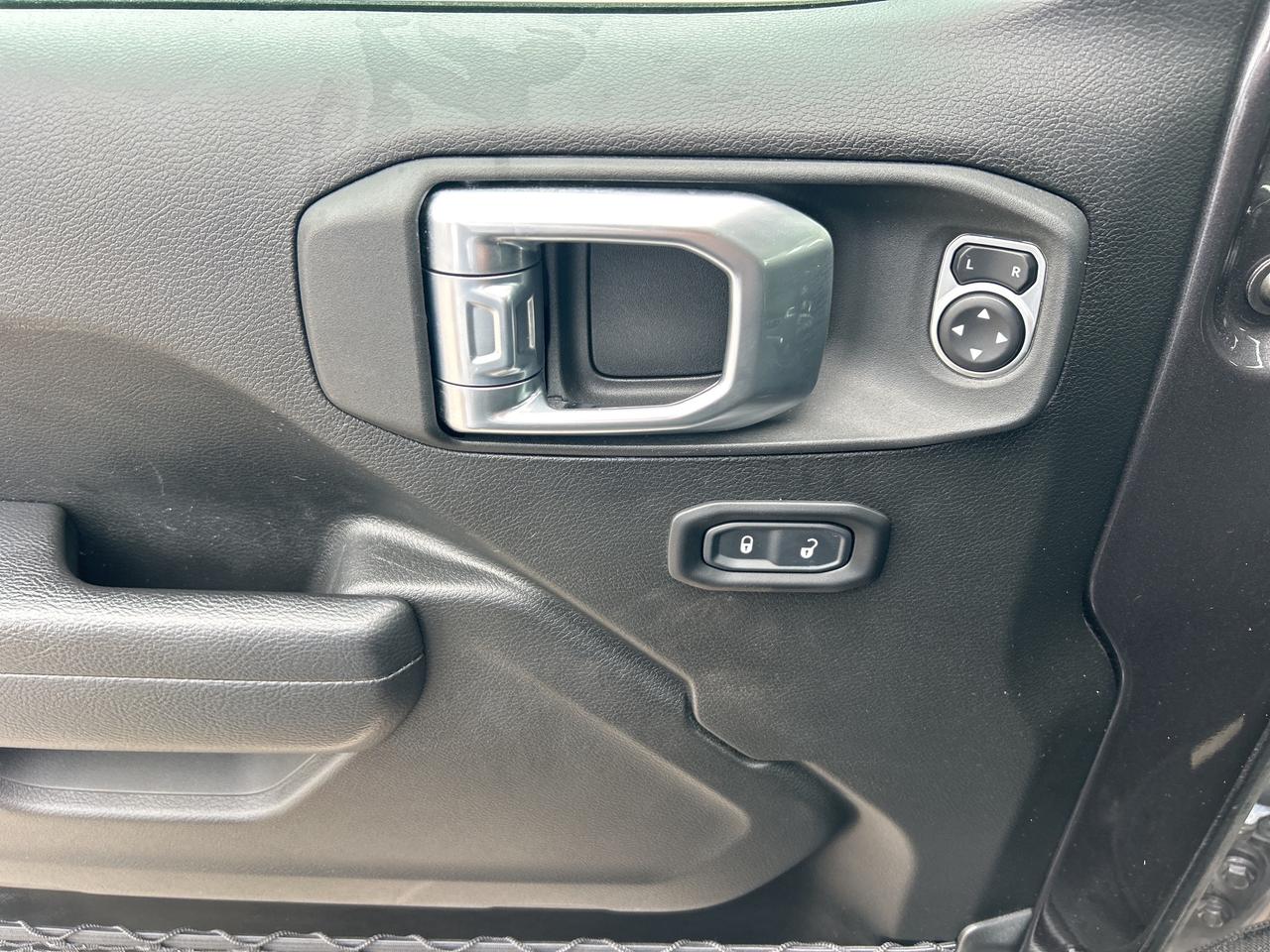 2022 Jeep Gladiator Sport S w/Tech Group, Cold Weather Group, Dual Top Photo