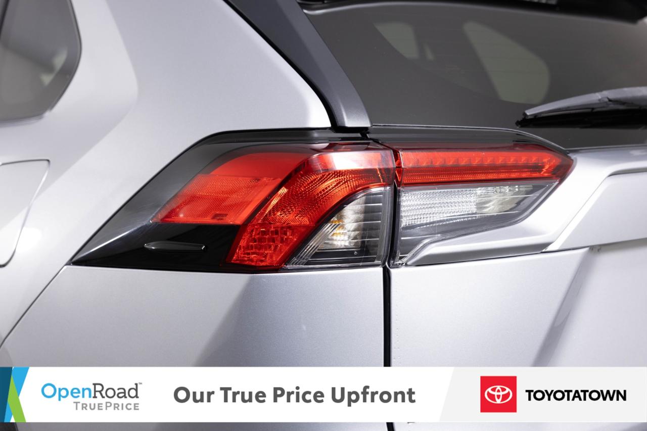 2020 Toyota RAV4 XLE! ACCIDENT FREE! LOADED! Photo