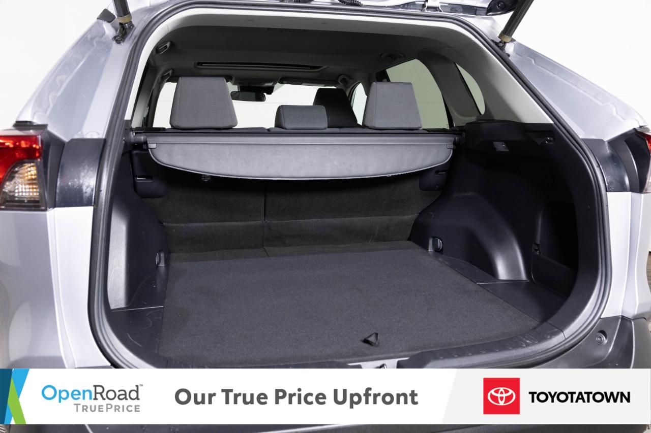 2020 Toyota RAV4 XLE! ACCIDENT FREE! LOADED! Photo