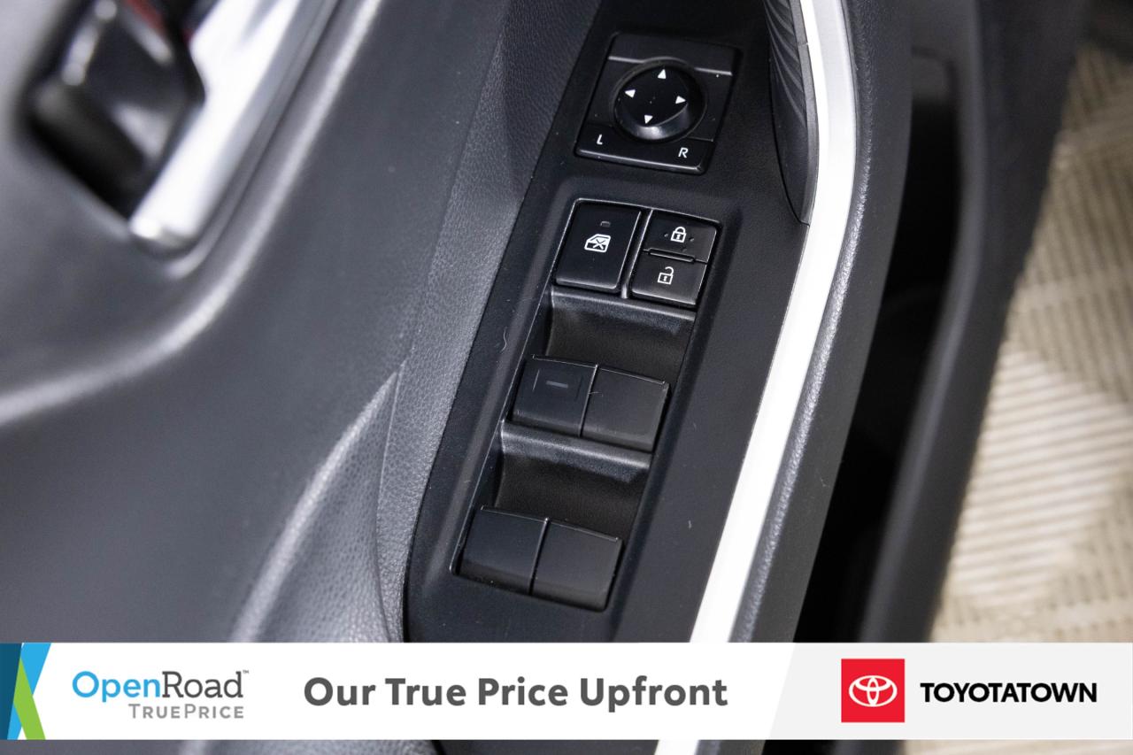 2020 Toyota RAV4 XLE! ACCIDENT FREE! LOADED! Photo