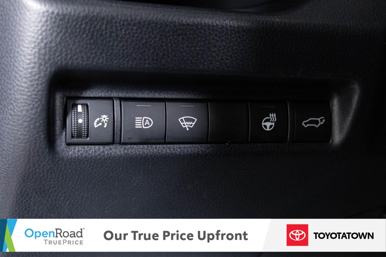 2020 Toyota RAV4 XLE! ACCIDENT FREE! LOADED! Photo