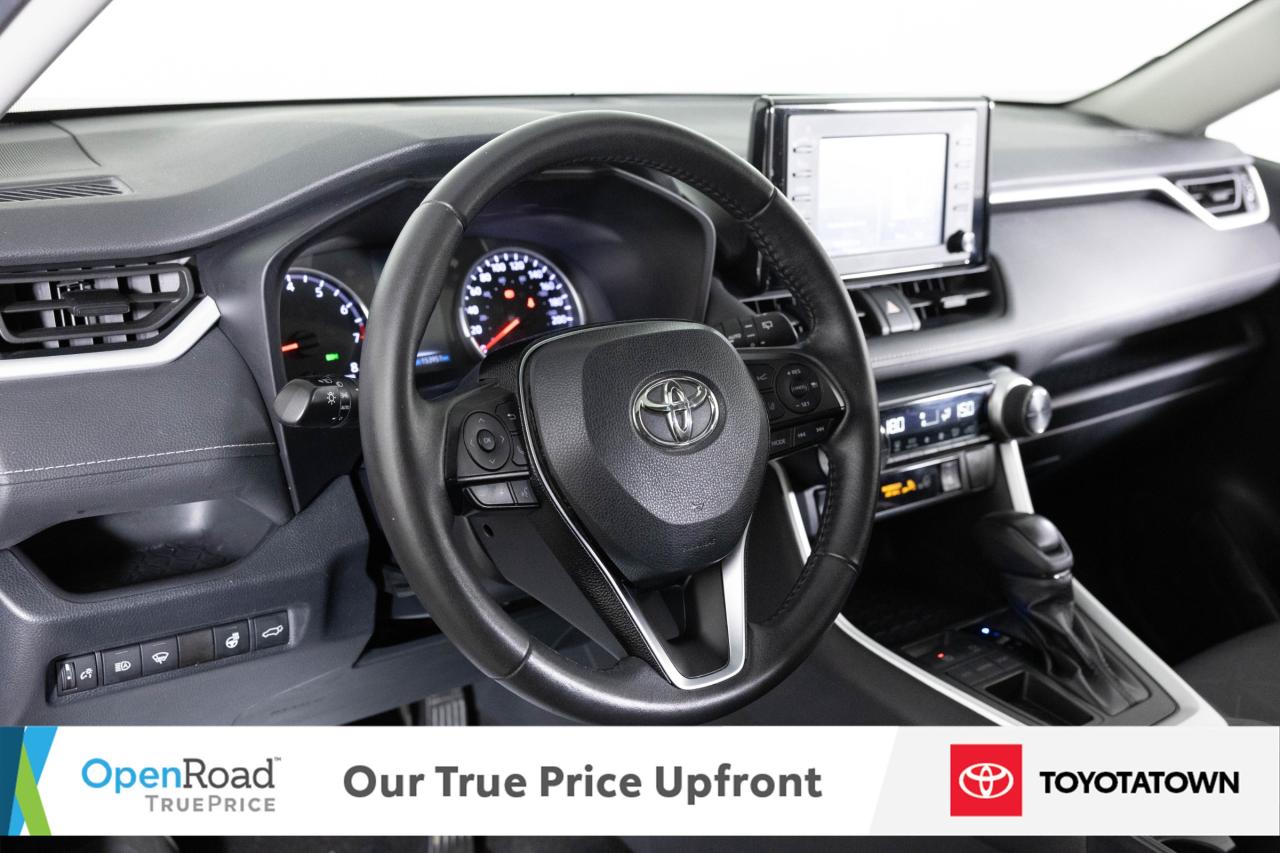 2020 Toyota RAV4 XLE! ACCIDENT FREE! LOADED! Photo