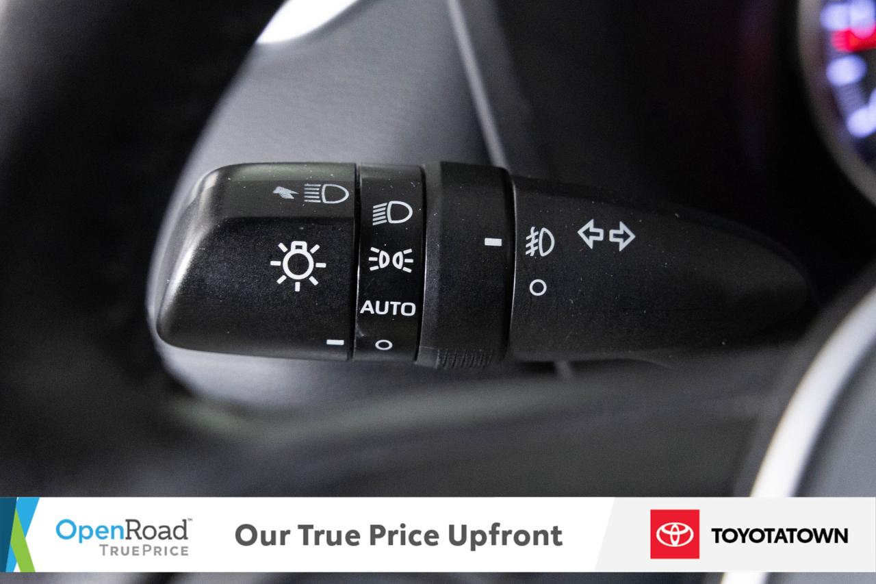 2020 Toyota RAV4 XLE! ACCIDENT FREE! LOADED! Photo