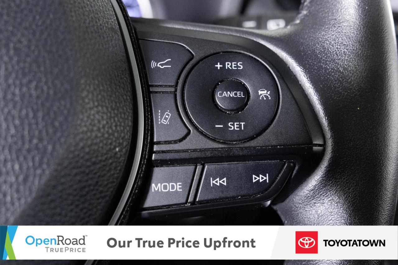 2020 Toyota RAV4 XLE! ACCIDENT FREE! LOADED! Photo