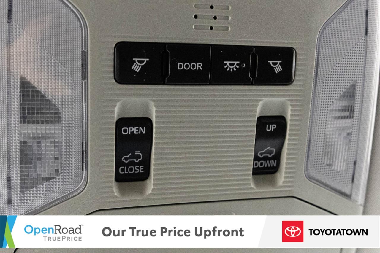 2020 Toyota RAV4 XLE! ACCIDENT FREE! LOADED! Photo