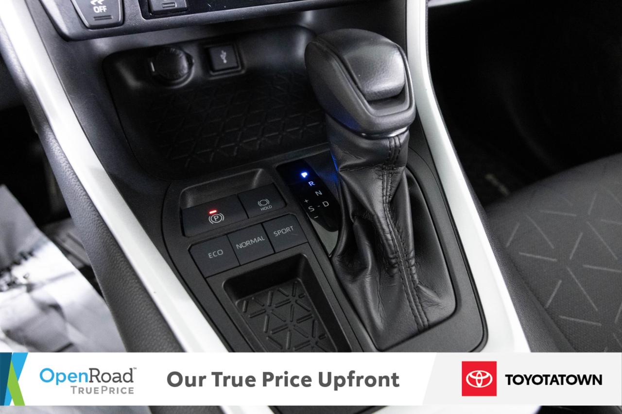 2020 Toyota RAV4 XLE! ACCIDENT FREE! LOADED! Photo