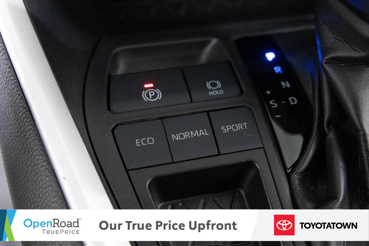 2020 Toyota RAV4 XLE! ACCIDENT FREE! LOADED! Photo