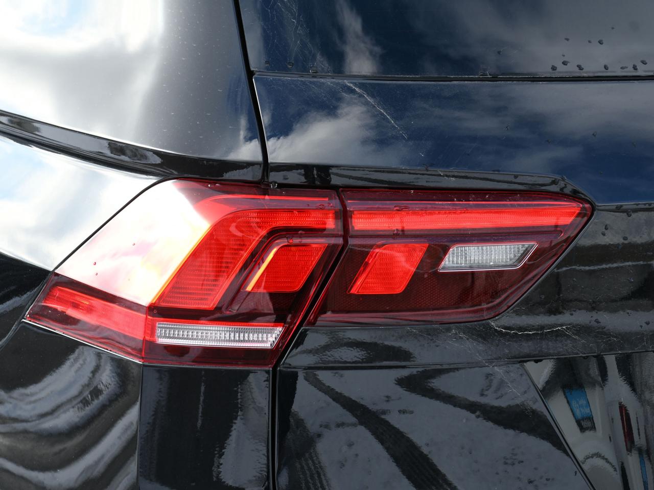 2022 Volkswagen Tiguan 4Motion Photo