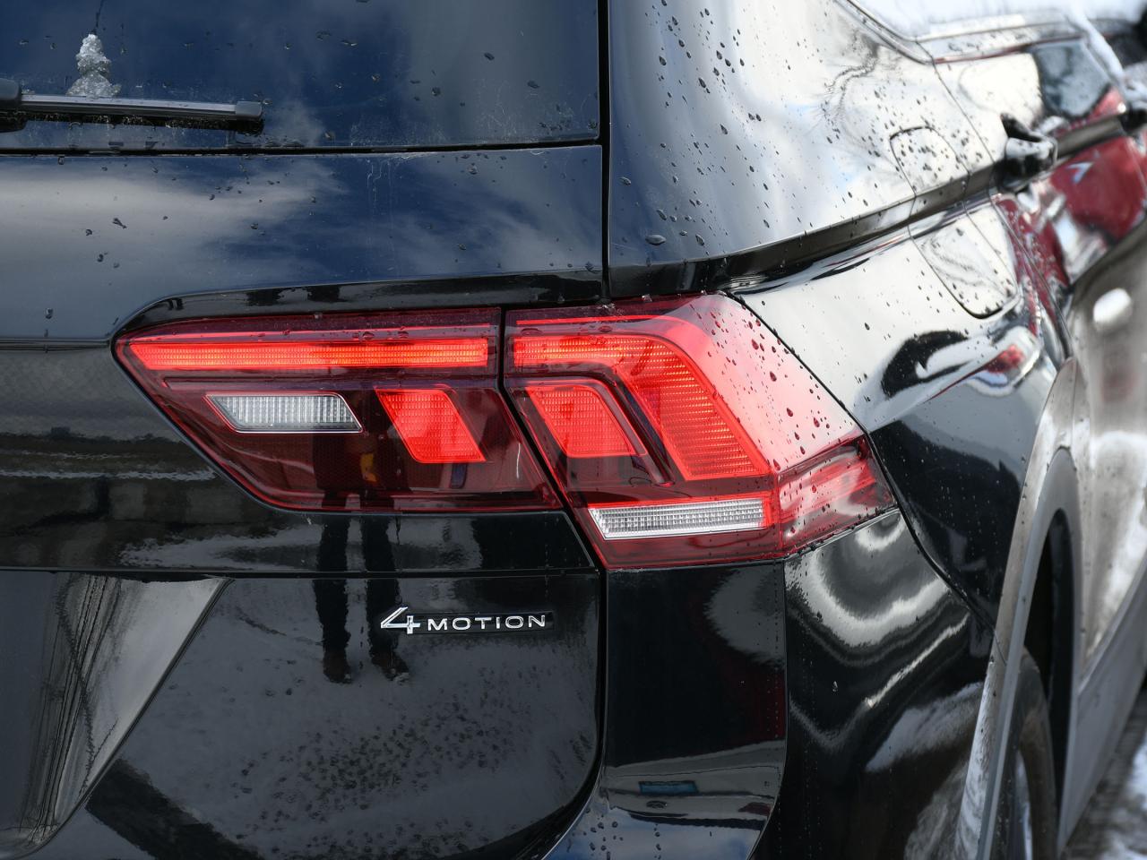 2022 Volkswagen Tiguan 4Motion Photo