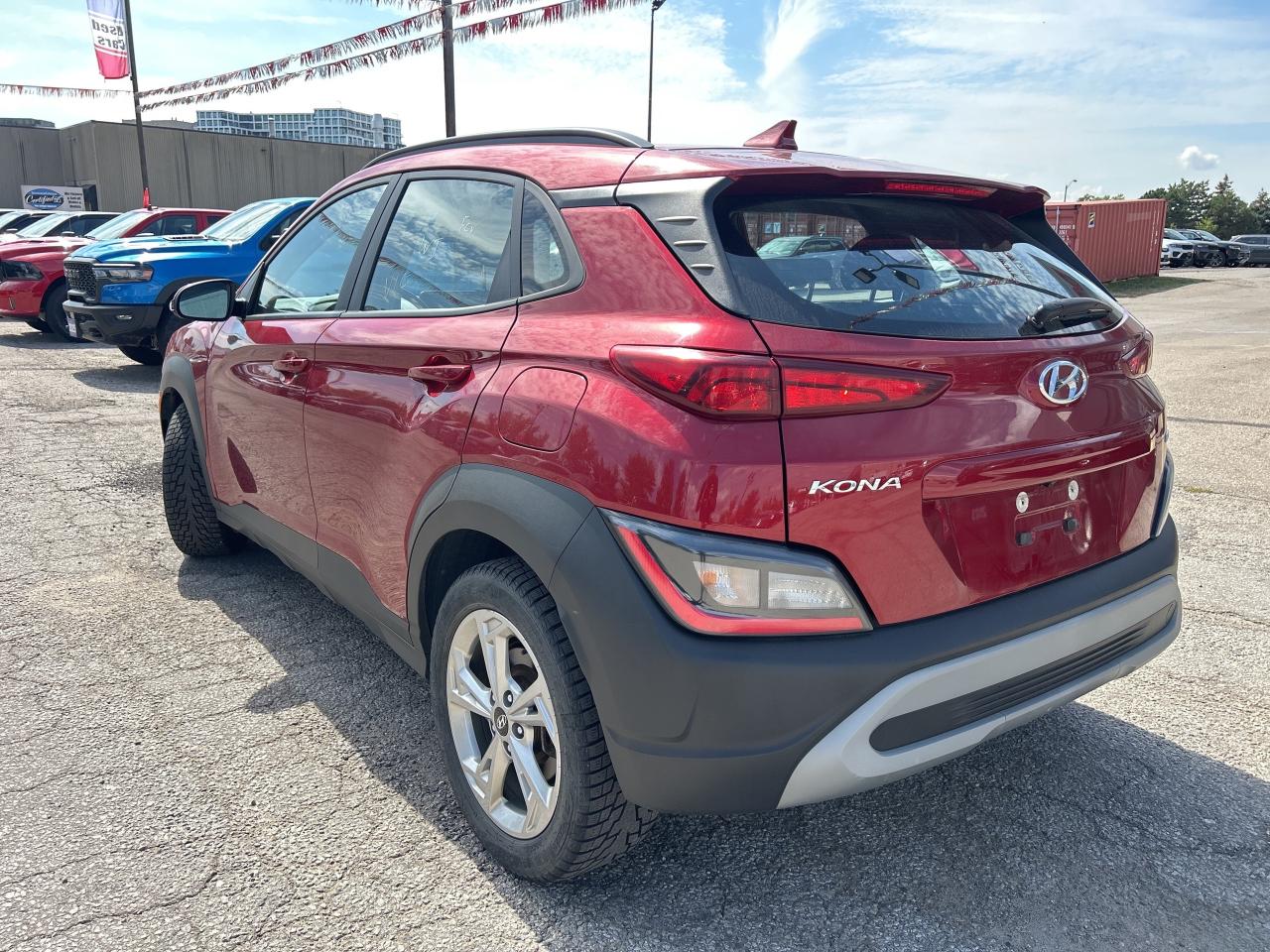 2023 Hyundai KONA Preferred AWD, Remote Start, Heated Seats, BSM. Photo3