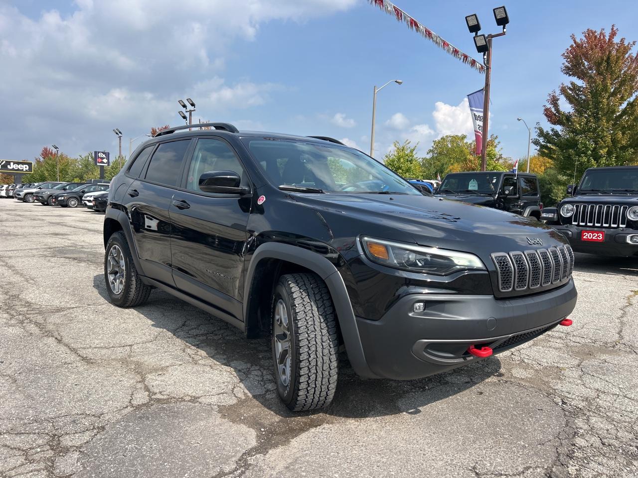 2022 Jeep Cherokee Trailhawk 4x4 w/Blind Spot, Heated Seats, Car Play Photo2