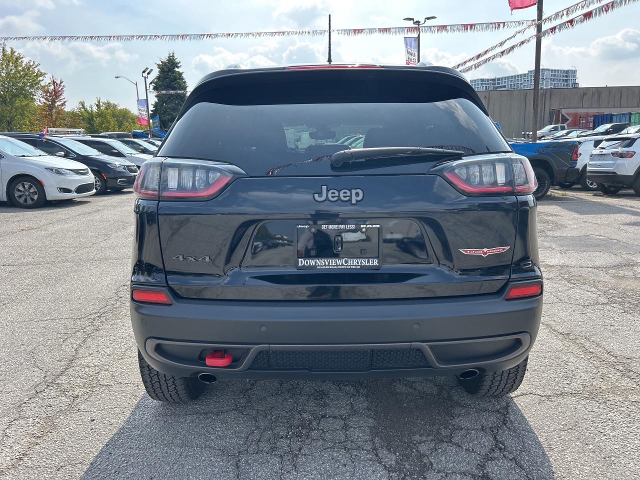 2022 Jeep Cherokee Trailhawk 4x4 w/Blind Spot, Heated Seats, Car Play Photo