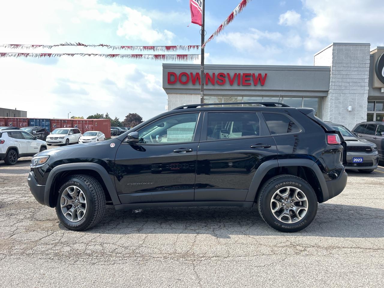 2022 Jeep Cherokee Trailhawk 4x4 w/Blind Spot, Heated Seats, Car Play Photo