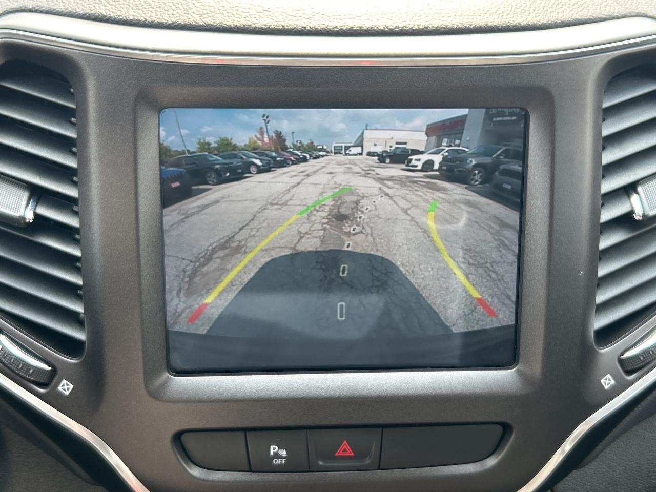 2022 Jeep Cherokee Trailhawk 4x4 w/Blind Spot, Heated Seats, Car Play Photo