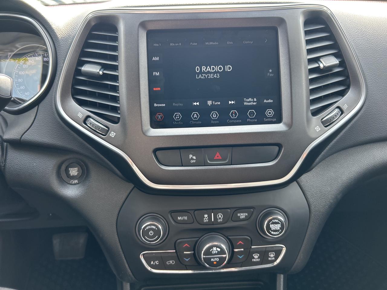 2022 Jeep Cherokee Trailhawk 4x4 w/Blind Spot, Heated Seats, Car Play Photo