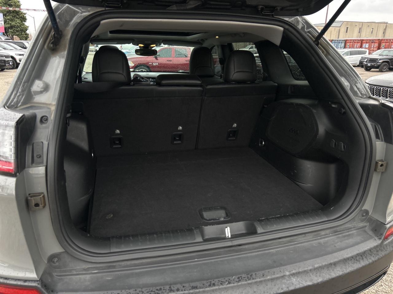 2022 Jeep Cherokee X, Collision Warning, Pano-Roof, Alpine Sound, BSM Photo