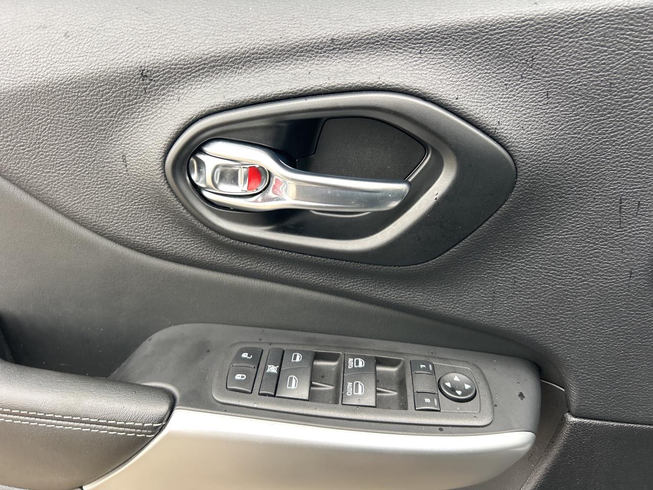 2022 Jeep Cherokee X, Collision Warning, Pano-Roof, Alpine Sound, BSM Photo