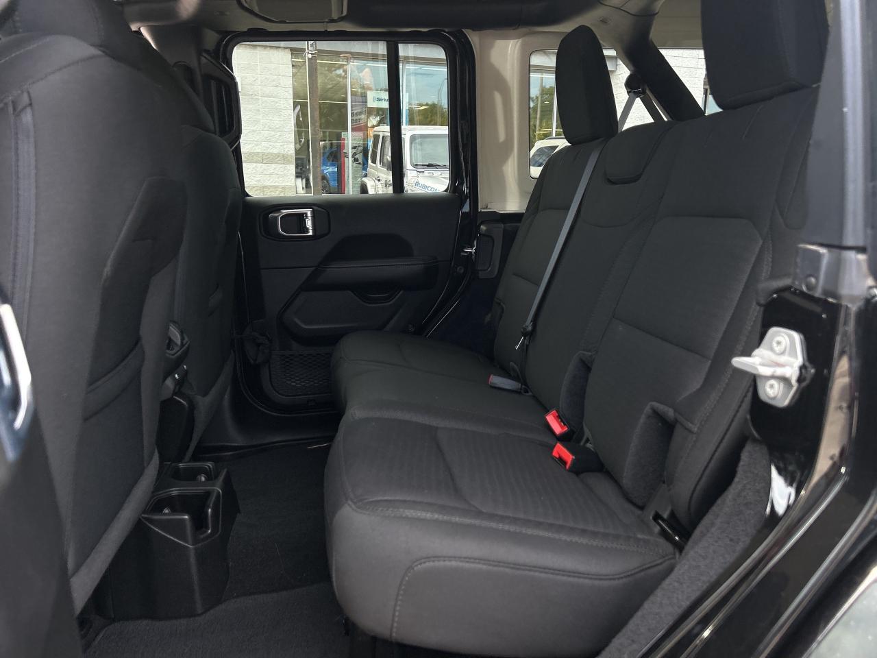 2021 Jeep Wrangler Sahara w/NAV & Sound, Heated Seats/Steering Photo