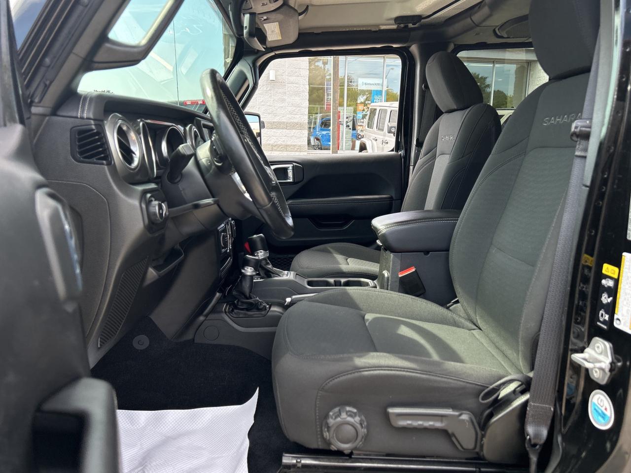 2021 Jeep Wrangler Sahara w/NAV & Sound, Heated Seats/Steering Photo