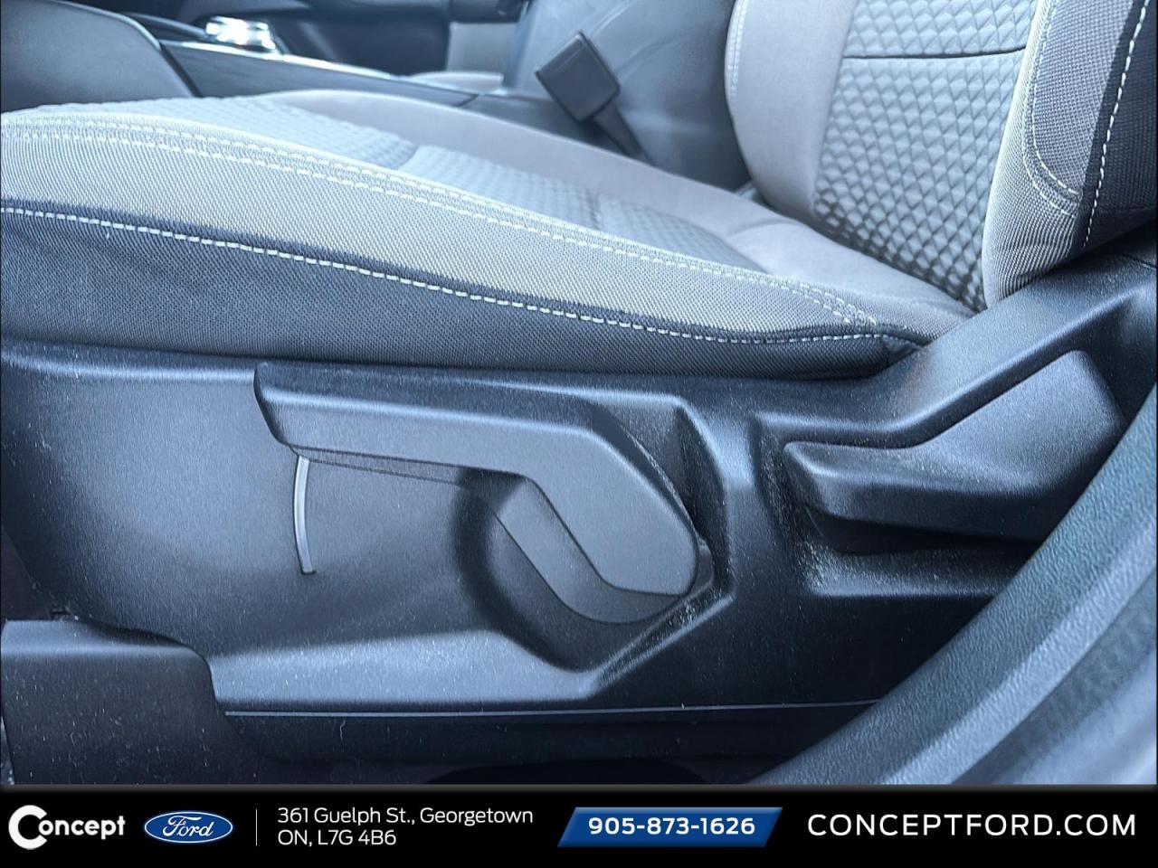 2021 Ford Escape SE AWD   COLD WEATHER PKG   LOW KM Photo