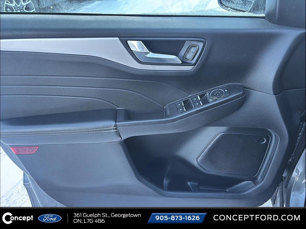 2021 Ford Escape SE AWD   COLD WEATHER PKG   LOW KM Photo