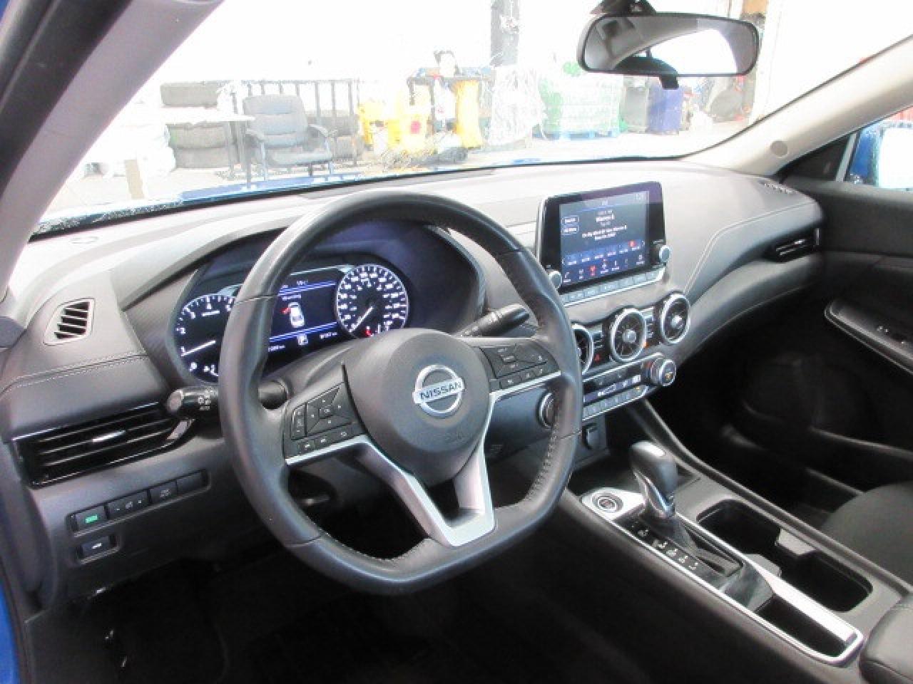 2021 Nissan Sentra SV, ROOF, HTD. SEATS, ALLOYS, APPLE/ANDROID, 47K! Photo