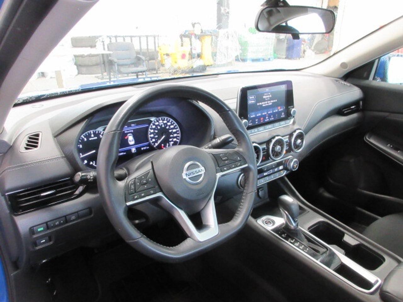 2021 Nissan Sentra SV, ROOF, HTD. SEATS, ALLOYS, APPLE/ANDROID, 47K! Photo