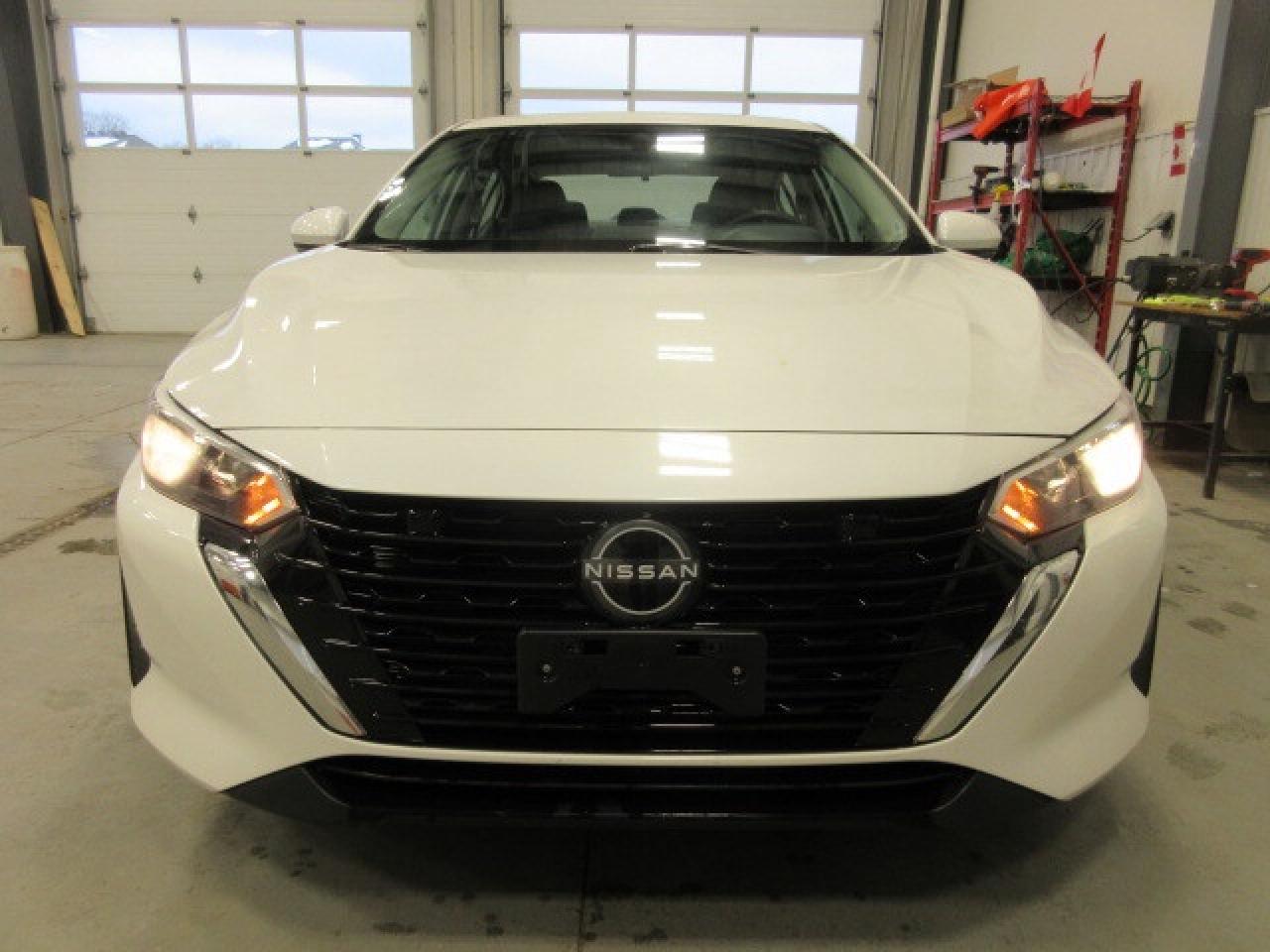 2024 Nissan Sentra SV, HTD. SEATS, ALLOYS, A/C, APPLE/ANDROID, 51K! Photo
