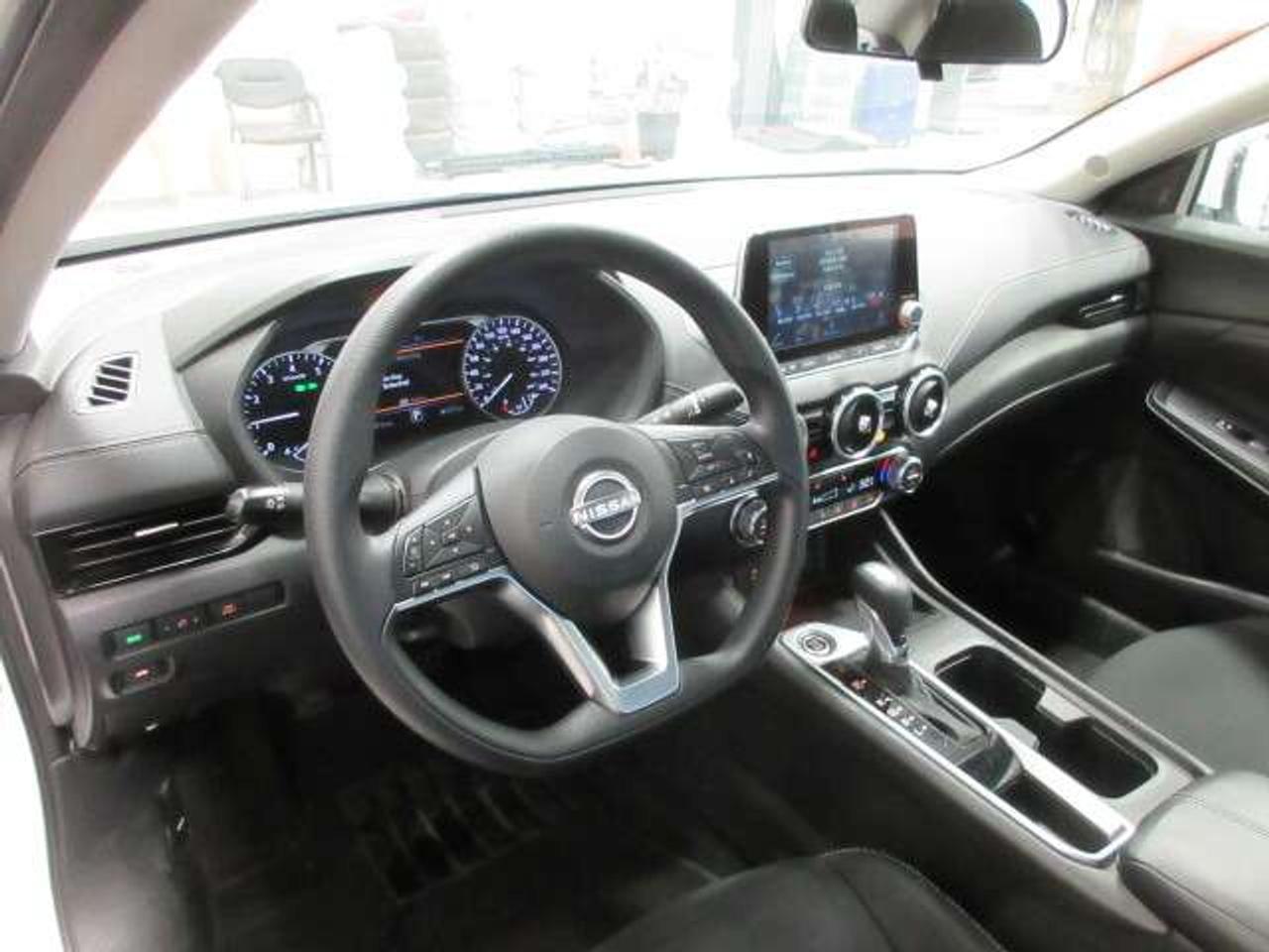 2024 Nissan Sentra SV, HTD. SEATS, ALLOYS, A/C, APPLE/ANDROID, 51K! Photo