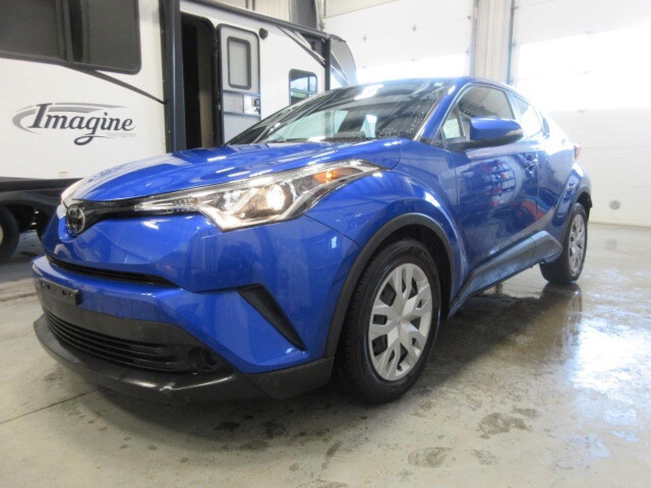 2019 Toyota C-HR CLEAN CARFAX! AUTO, A/C, BT, CAMERA, 99K! Photo3