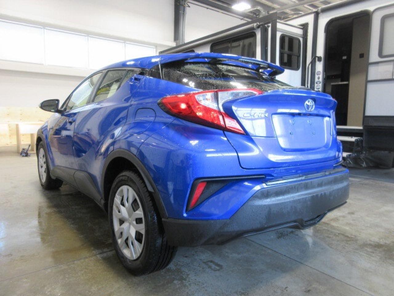 2019 Toyota C-HR CLEAN CARFAX! AUTO, A/C, BT, CAMERA, 99K! Photo