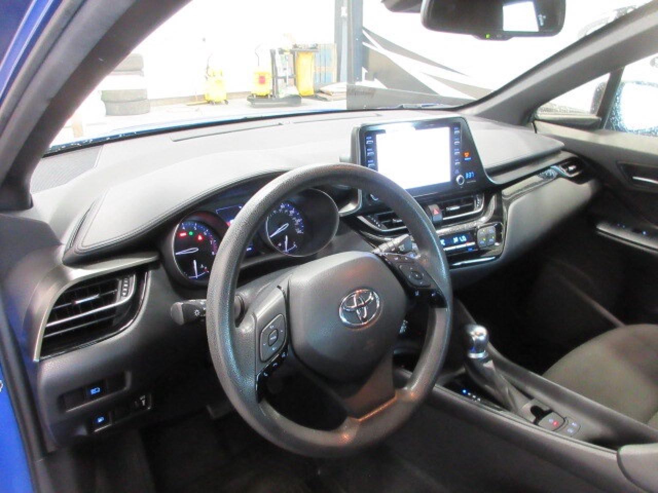 2019 Toyota C-HR CLEAN CARFAX! AUTO, A/C, BT, CAMERA, 99K! Photo