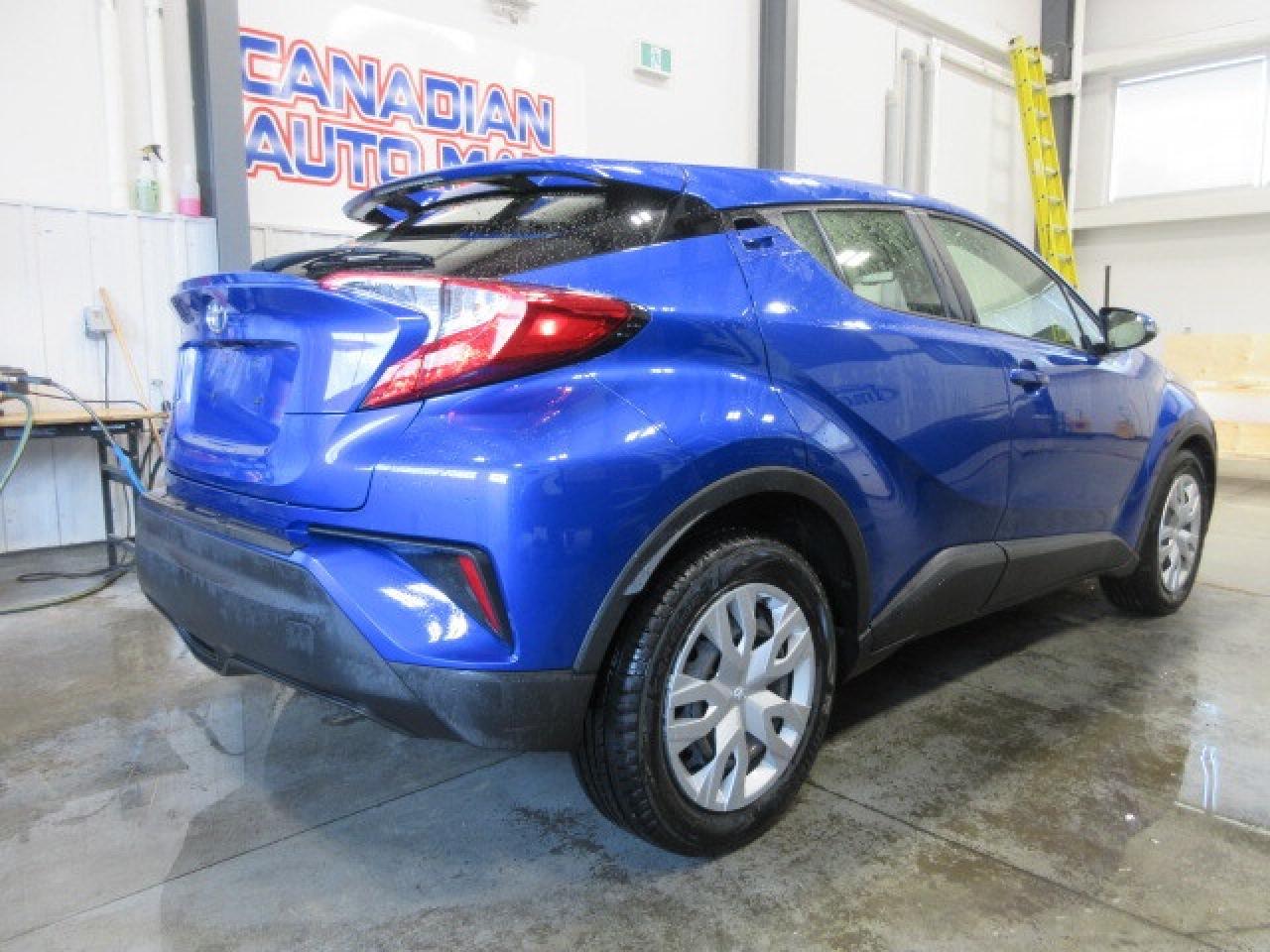 2019 Toyota C-HR CLEAN CARFAX! AUTO, A/C, BT, CAMERA, 99K! Photo