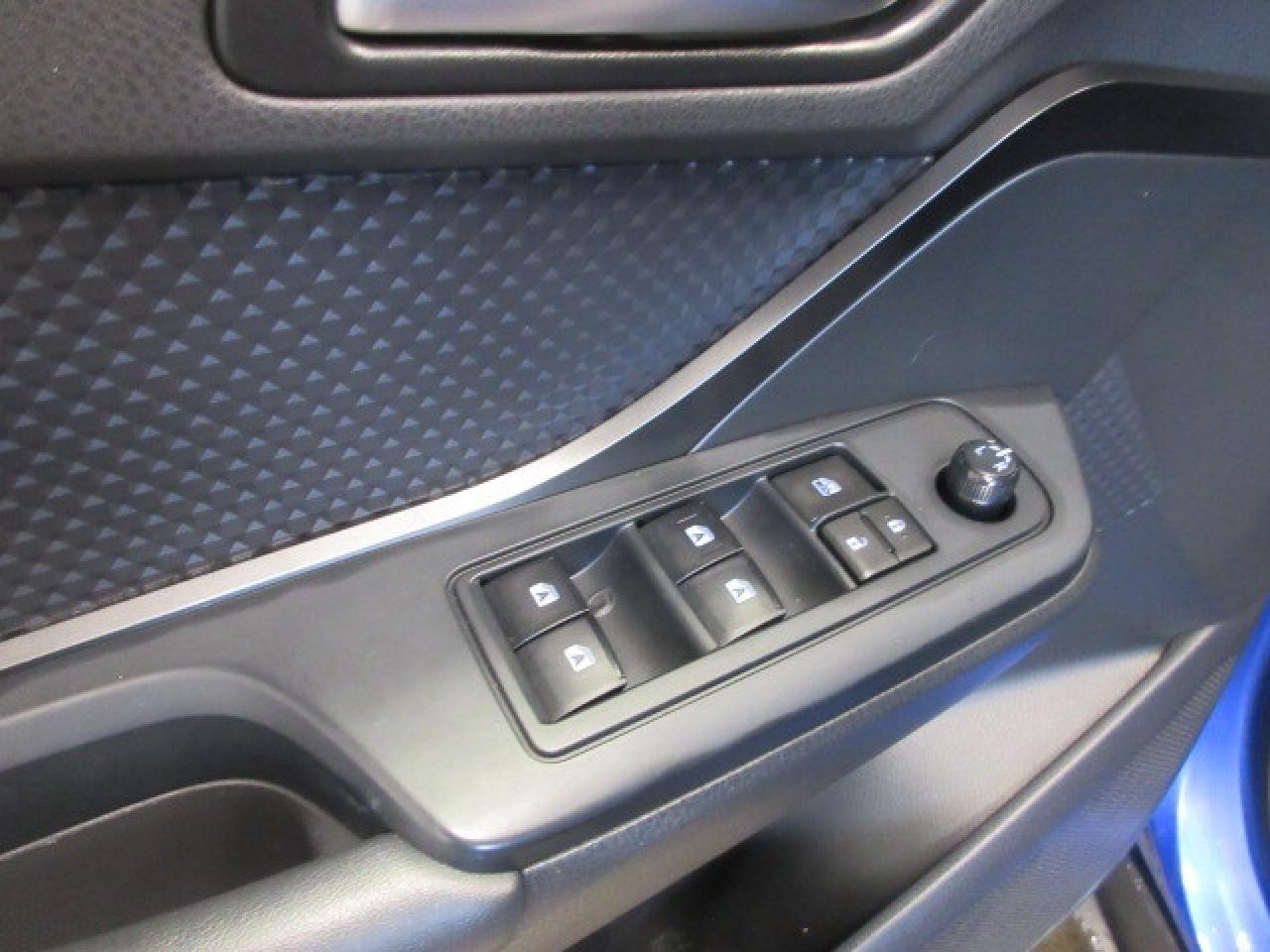 2019 Toyota C-HR CLEAN CARFAX! AUTO, A/C, BT, CAMERA, 99K! Photo