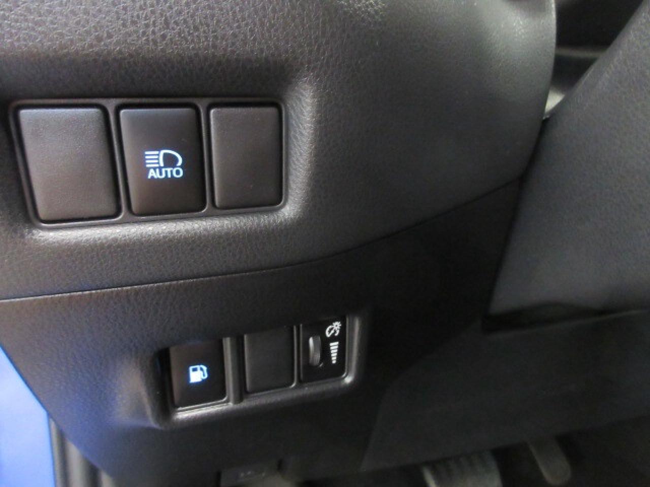 2019 Toyota C-HR CLEAN CARFAX! AUTO, A/C, BT, CAMERA, 99K! Photo