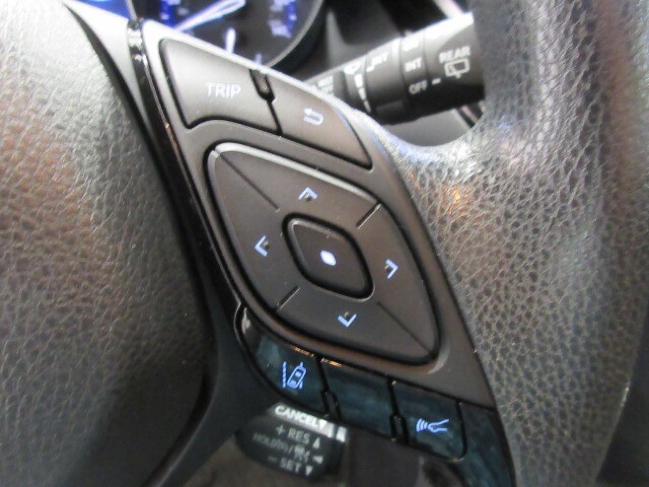 2019 Toyota C-HR CLEAN CARFAX! AUTO, A/C, BT, CAMERA, 99K! Photo